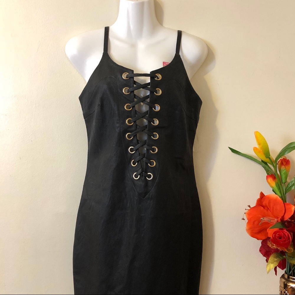 ❌SOLD❌Sexy Black Faux Leather Body Con Dress - Picture 4 of 8
